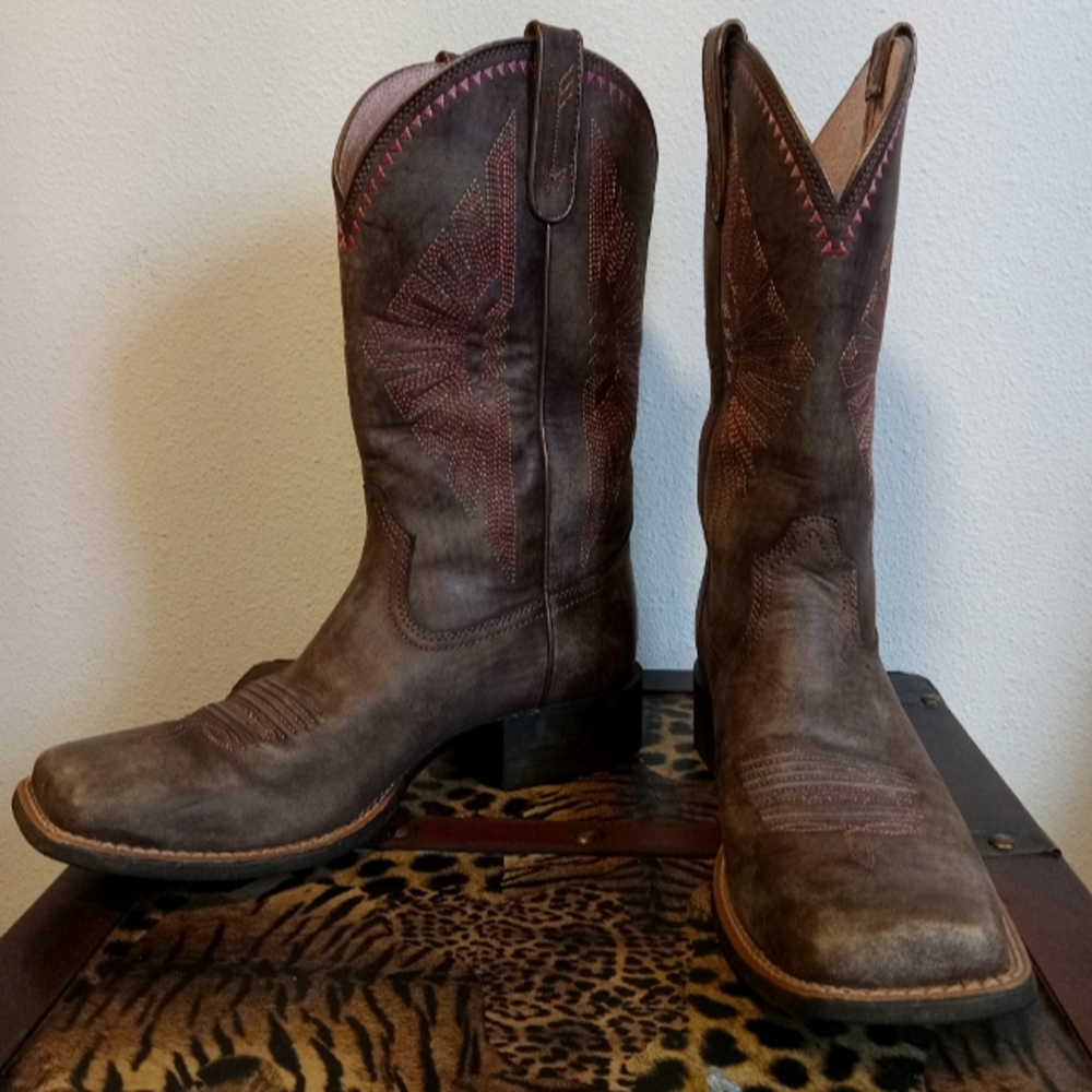 Ariat Women's Square Toe Aztec Cowboy Boots Size 9B